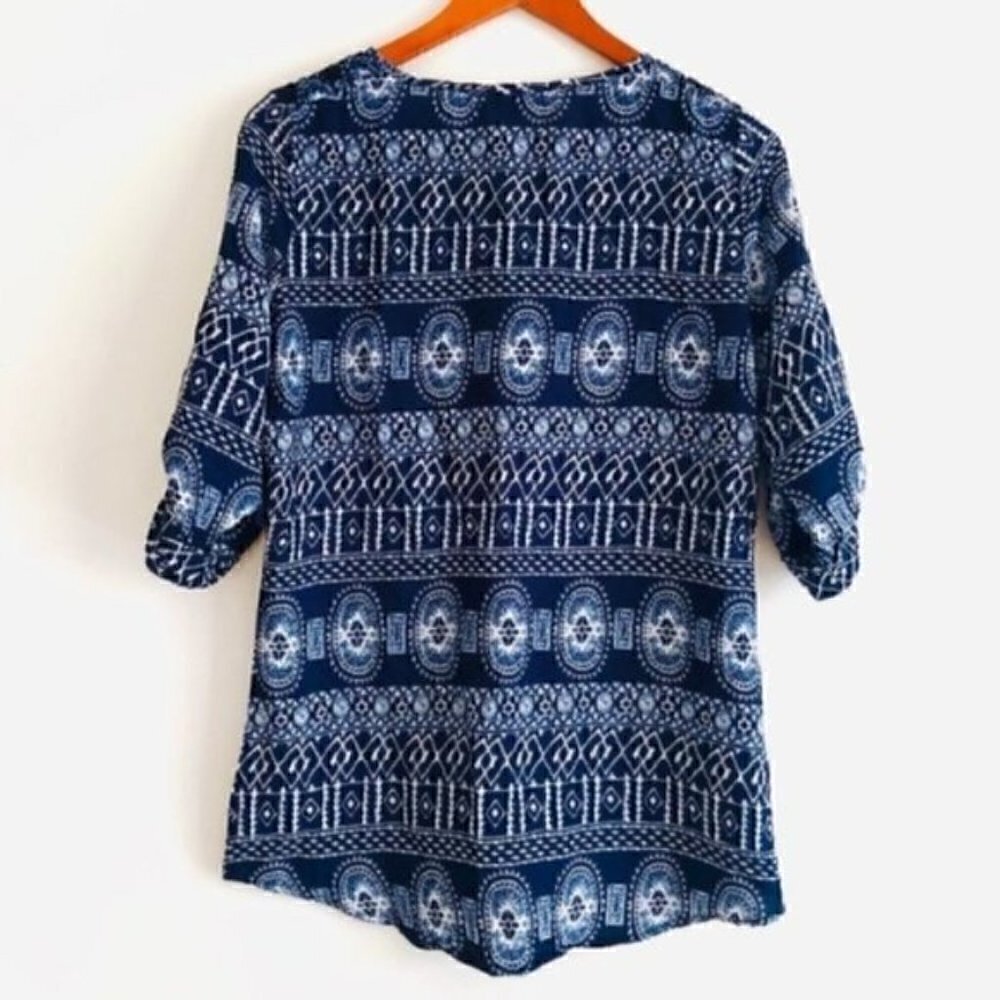 Antilia Femme Top S Geometric Printed Blue & White Nautical Tabbed Sleeves - Picture 5 of 9
